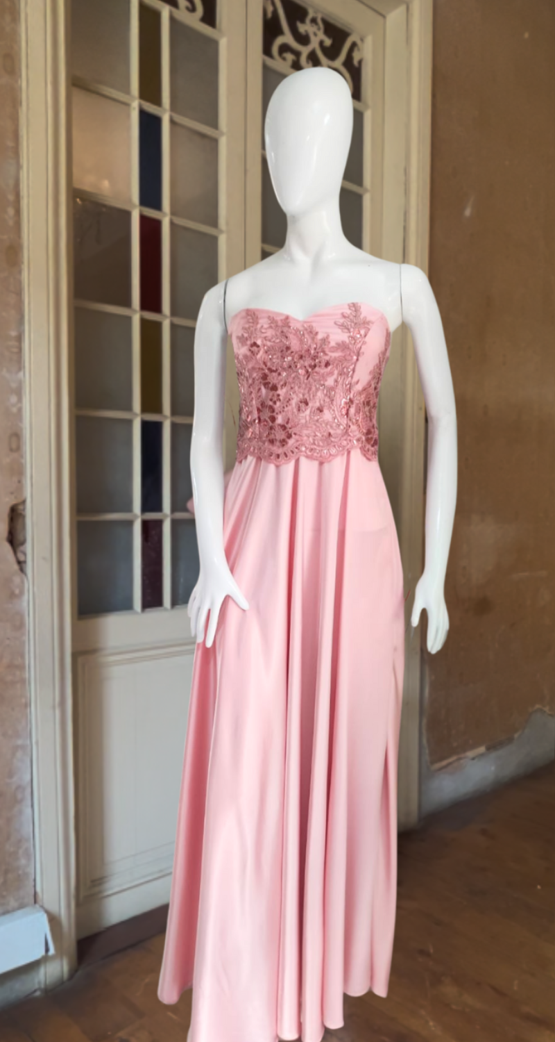 Vestido rosado en satín